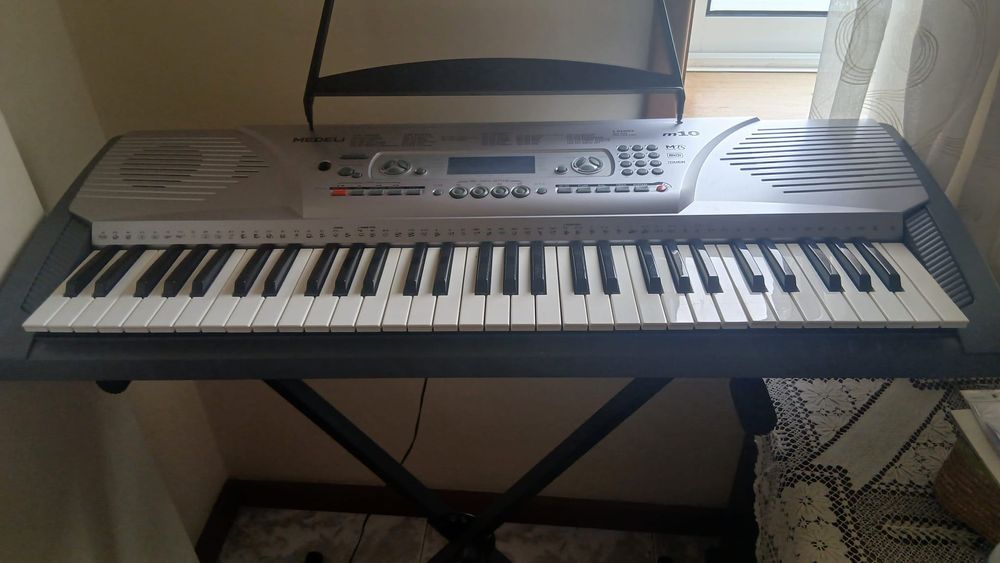 Piano excelente nunca usado