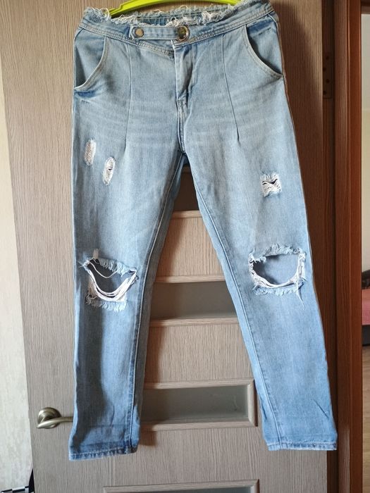 Женские джинсы рваные