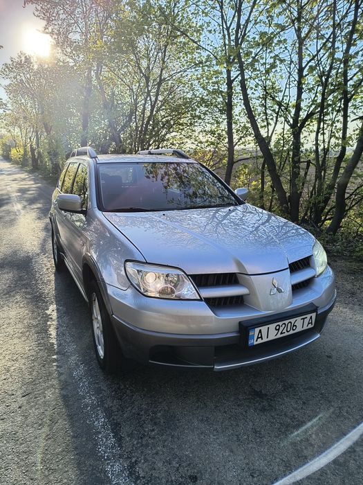 Продам Mitsubishi  Outlander 1