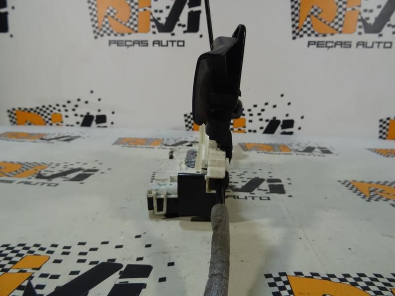 Fechadura / fecho porta frente direito MERCEDES-BENZ Classe C (W204)