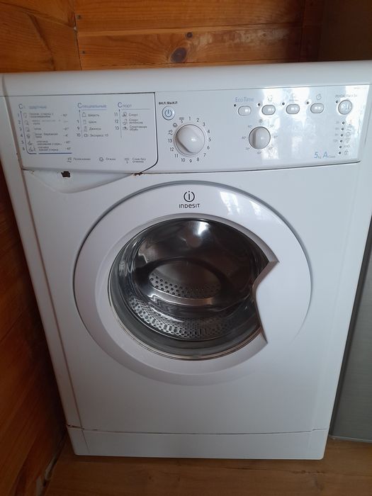 Пральна машина Indesit IWSB5105