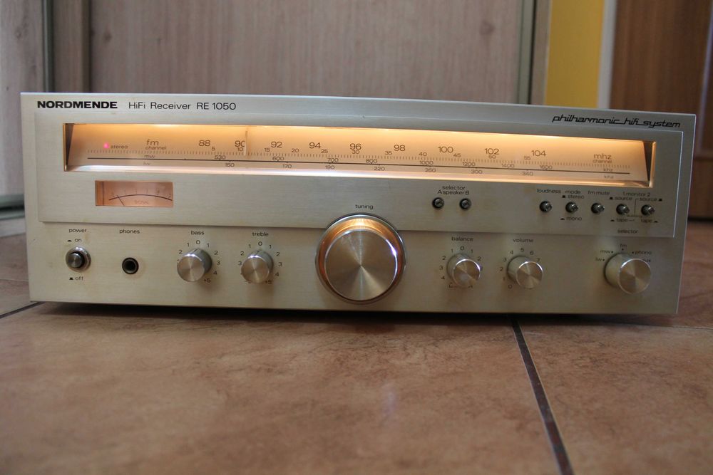 Piękny Amplituner Stereo Nordmende RE 1050