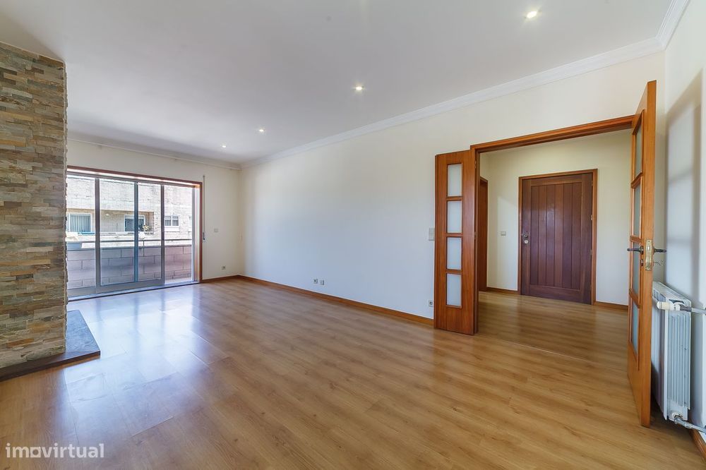 T2 com 127 m², vista mar, box fechada, excelente exposição Solar