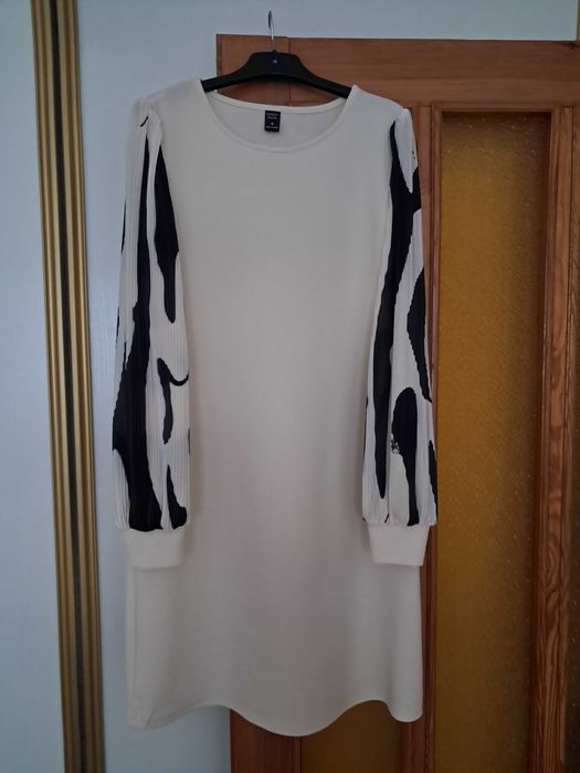 Sukienka beżowa, rozm.42