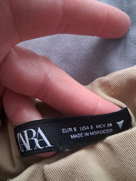 Spodnie chinosy Zara