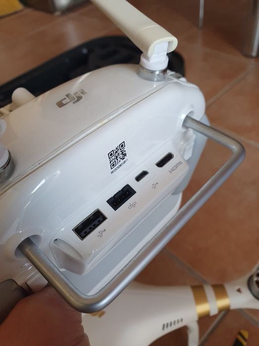 Drone DJI Phantom 3 Pro com mala