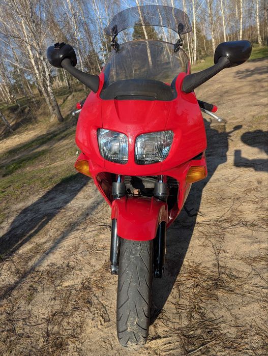 Продам Honda VFR 750F