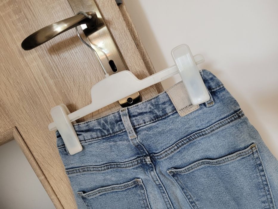 House jeansy mom