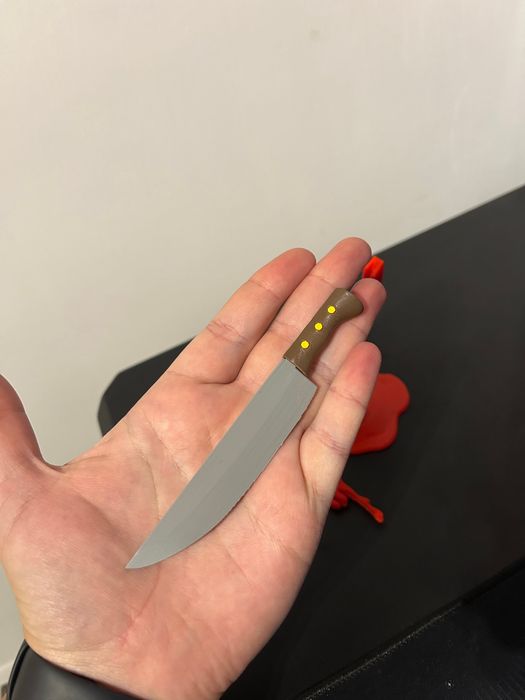 Левітуючий ніж” 3D друк (підставка з ефектом крові)