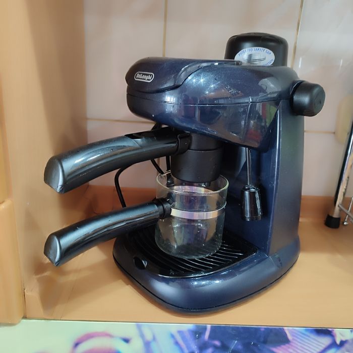 Ekspres kolbowy DeLonghi