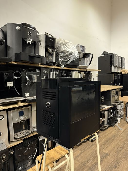 Кавомашина Jura Impressa F9 Piano Black