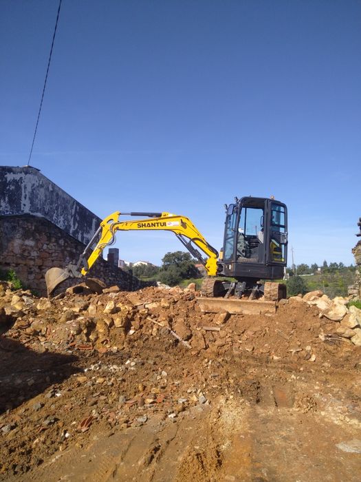 Serviço de giratória e camião