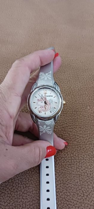 Relogio de menina com unicornio novo marca Calypso