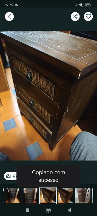 2 camiseiros de madeira com 5 gavetas oferta da mesa de cabeceira