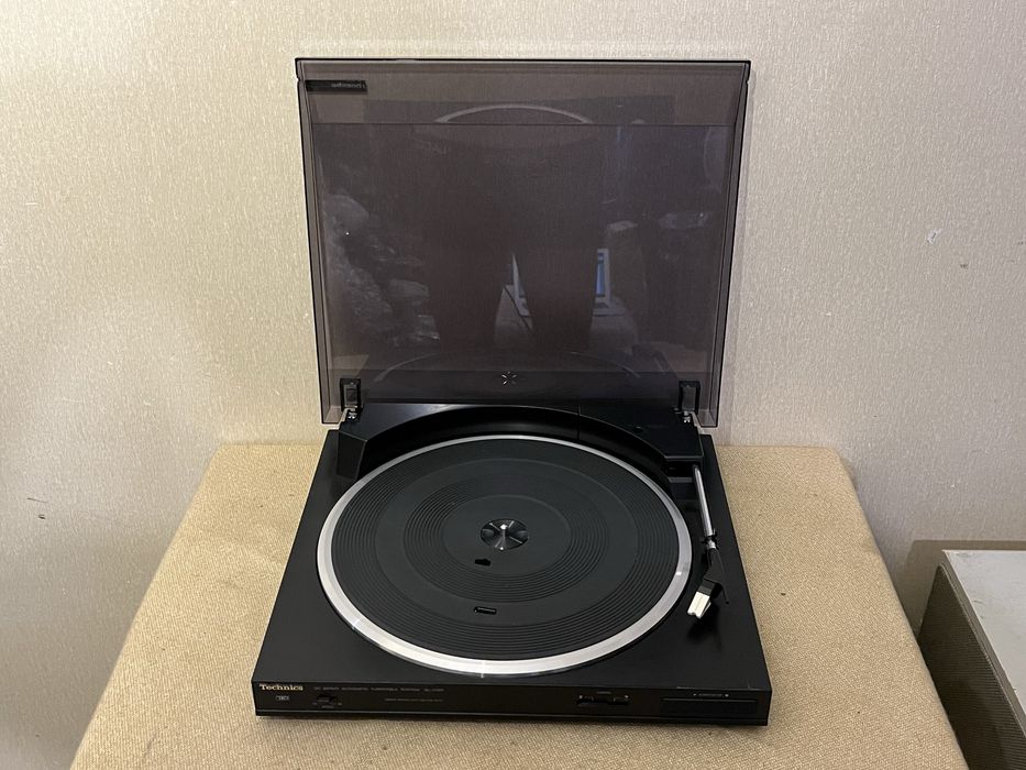Японский автоматический HI-FI проигрыватель винила TECHNICS SL-J110R