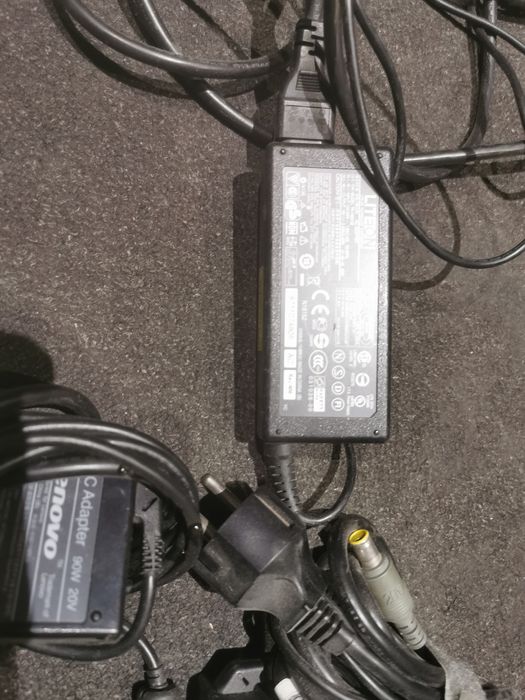 Zasilacze do laptopa