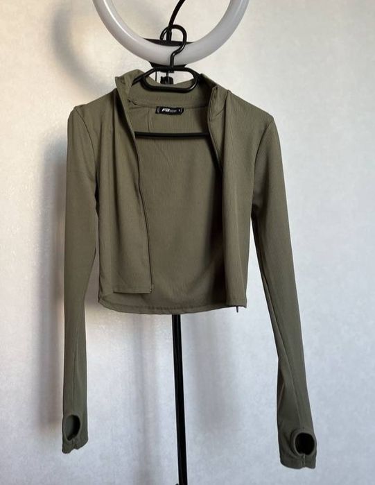 топ на змейке с длинным рукавом