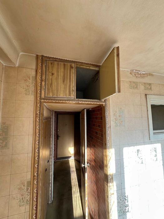 Однакомнатная Пр. Воскресенський 32 срочно продам