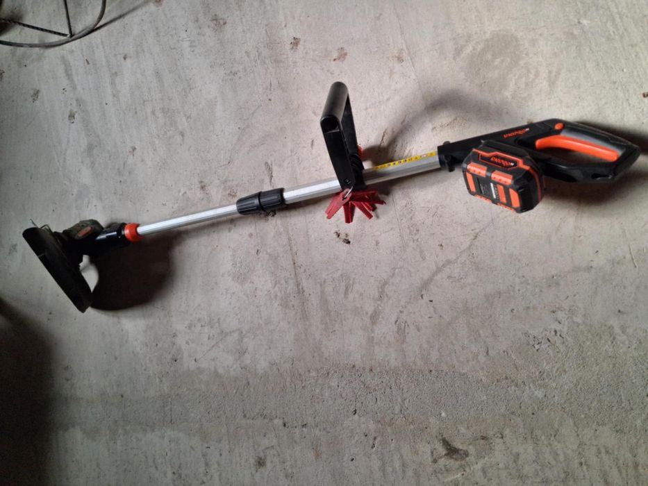 Продам акумуляторну косарку Дніпро М