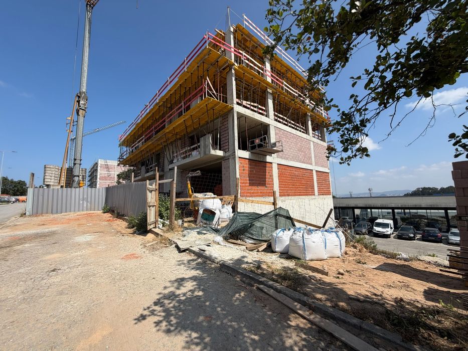 Apartamento,em Fase de Construção.T1+1 em Estrada Romana.Pedroso.Vila Nova de Gaia.A 5 m do Mercadona e outros serviços.