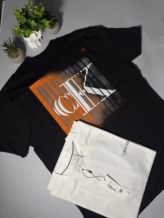 Футболка Calvin Klein | біла та чорна
