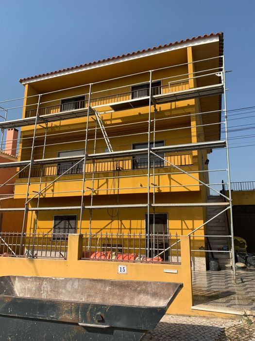 Reparação e pinturas em gerais.