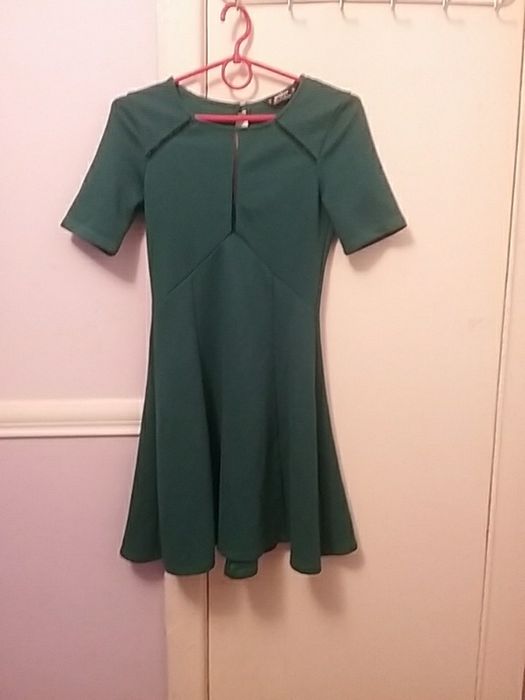 Сукні для жінок,дівчат.