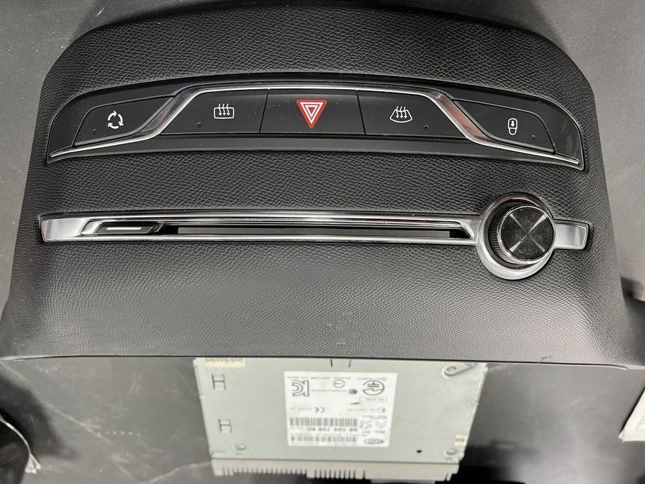Radio para Peugeot 308
