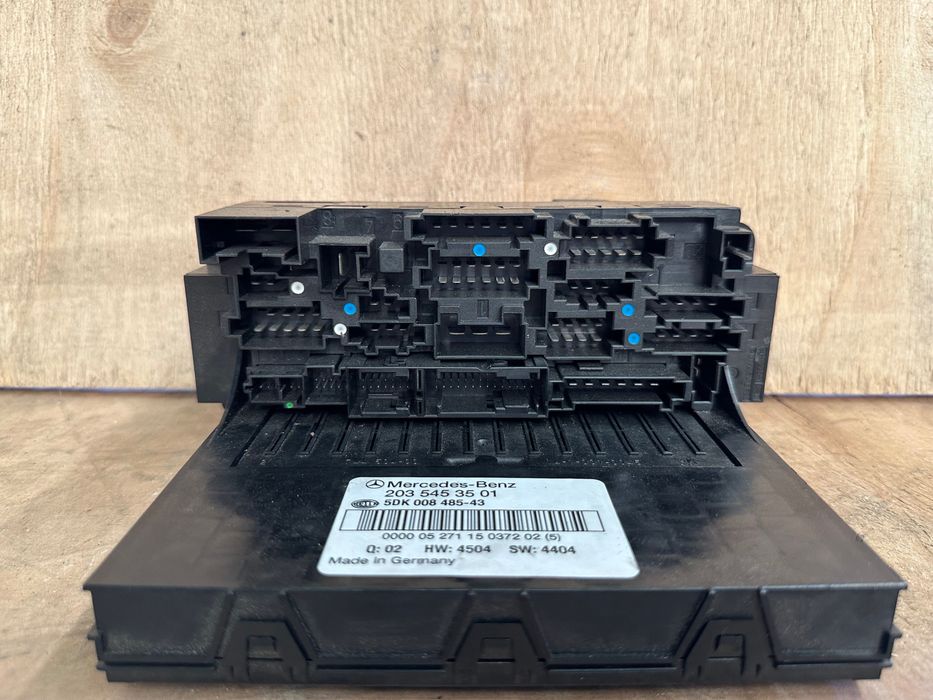 Caixa de Fusíveis do motor Mercedes W203 C220 CDI 20354.53501