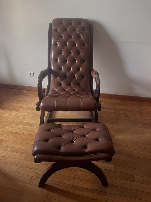 Cadeira de Baloiço Vintage em Pele Castanha com Banco de Apoio