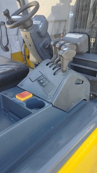 Empilhador eléctrico Jungheinrich EFG430 - 3.000 Kg (2629)