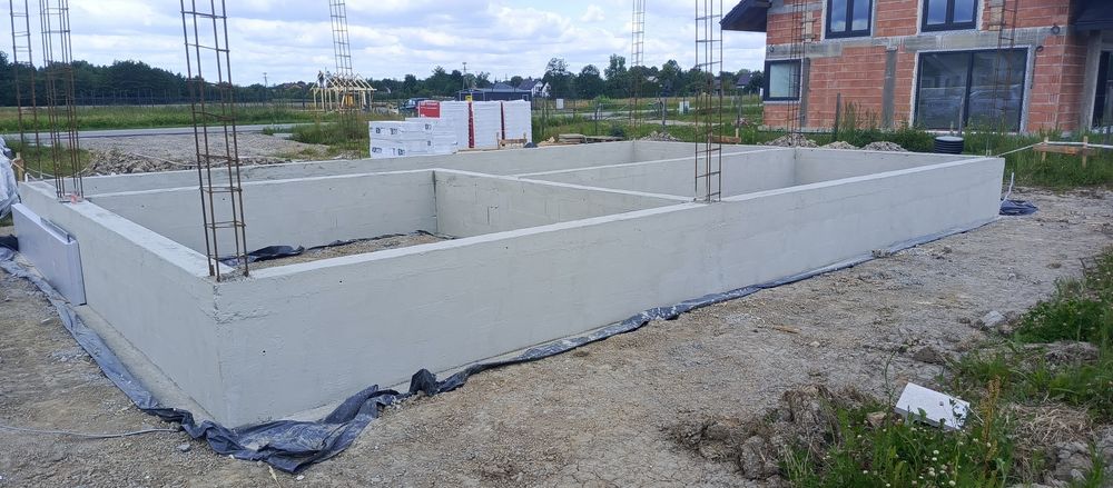 Budowa domu dachy płyty fundamentowe stropy sso