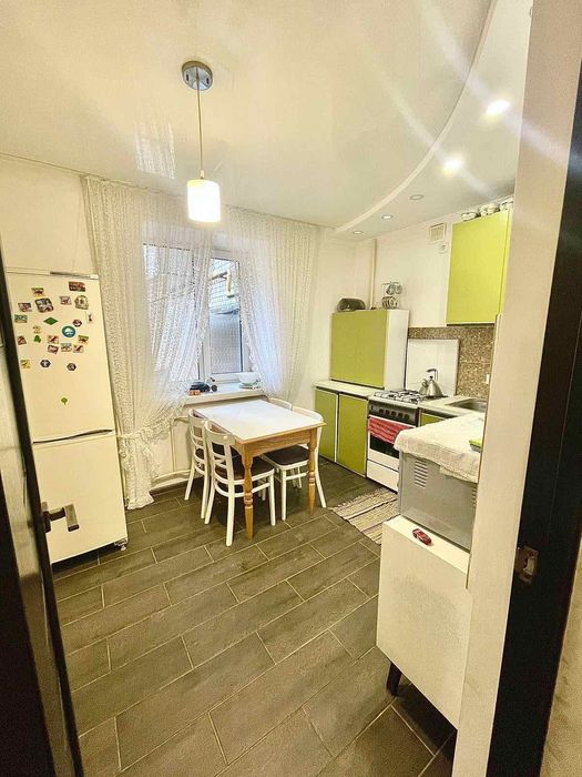 4-х кім. квартира в центрі міста.