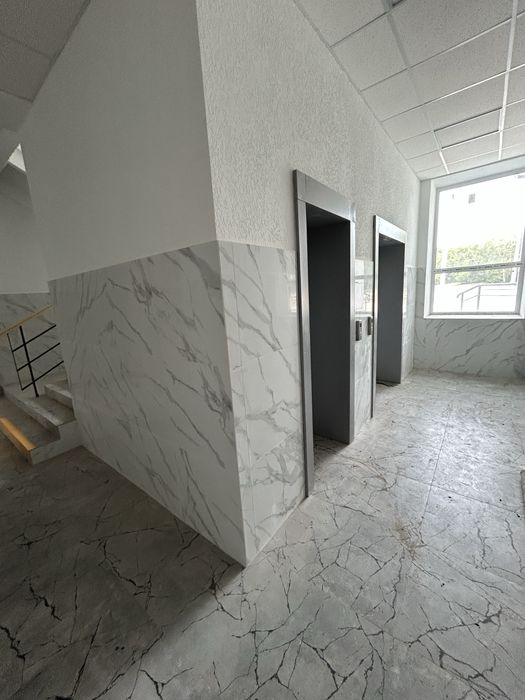 Продаж 3-ри кімнатна Весняна 9, Половки