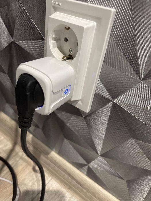 Розумна розетка для дому із Wi Fi , с монінотор живлення