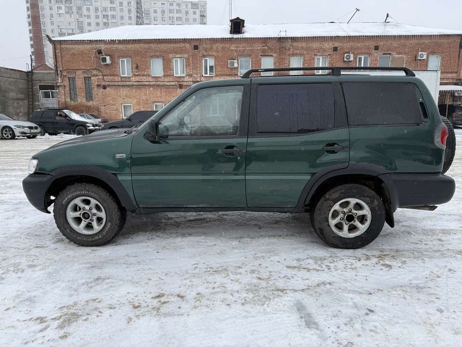 Nissan Terrano 2001рік 2,7дизель повний привід 4х4