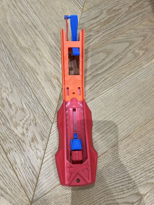 Трек Hot Wheels , запускач машинок. Кілька машинок в подарунок