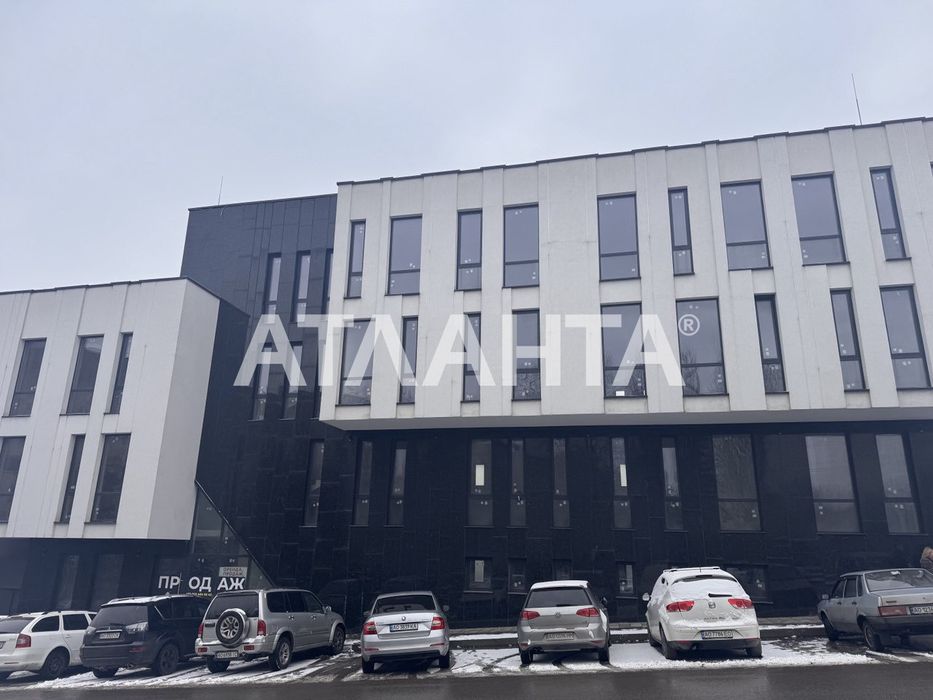 Продаж комерційної будівлі 887 м² з ліфтом