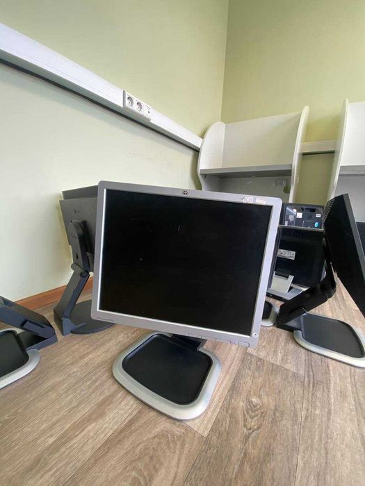 Продам монітори різних моделей