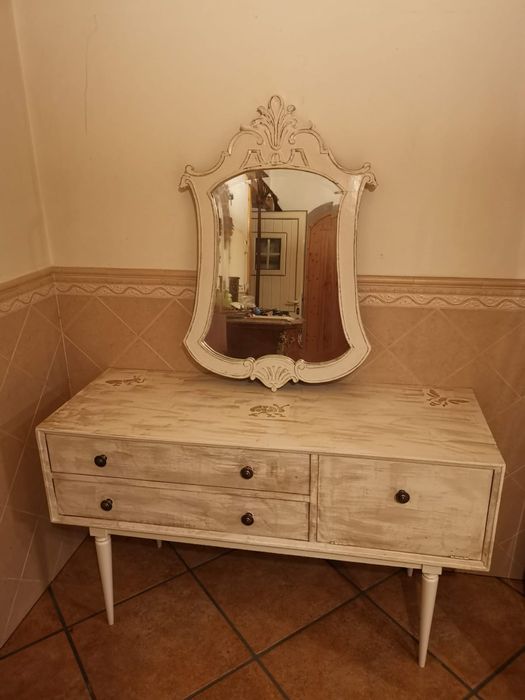 Aparador simples pés de agulha