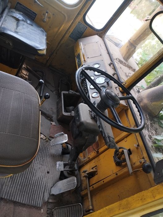 Продам трактор к 700.