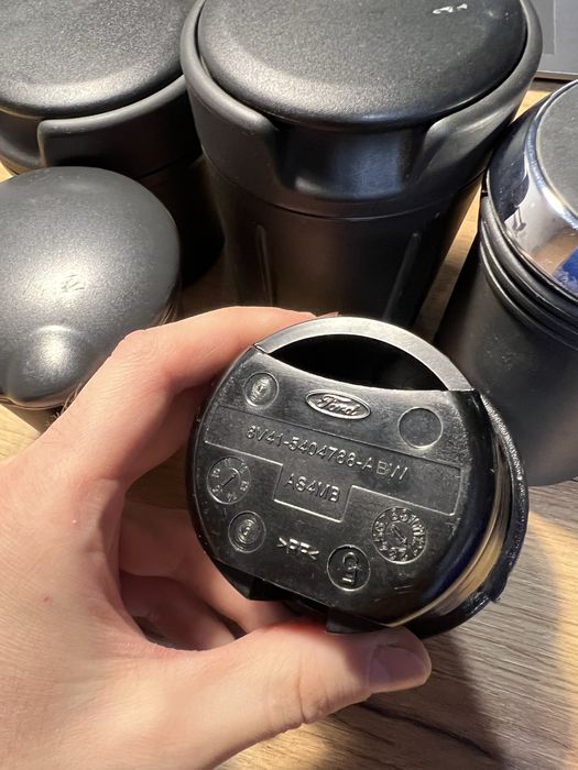 Автомобильная пепельница