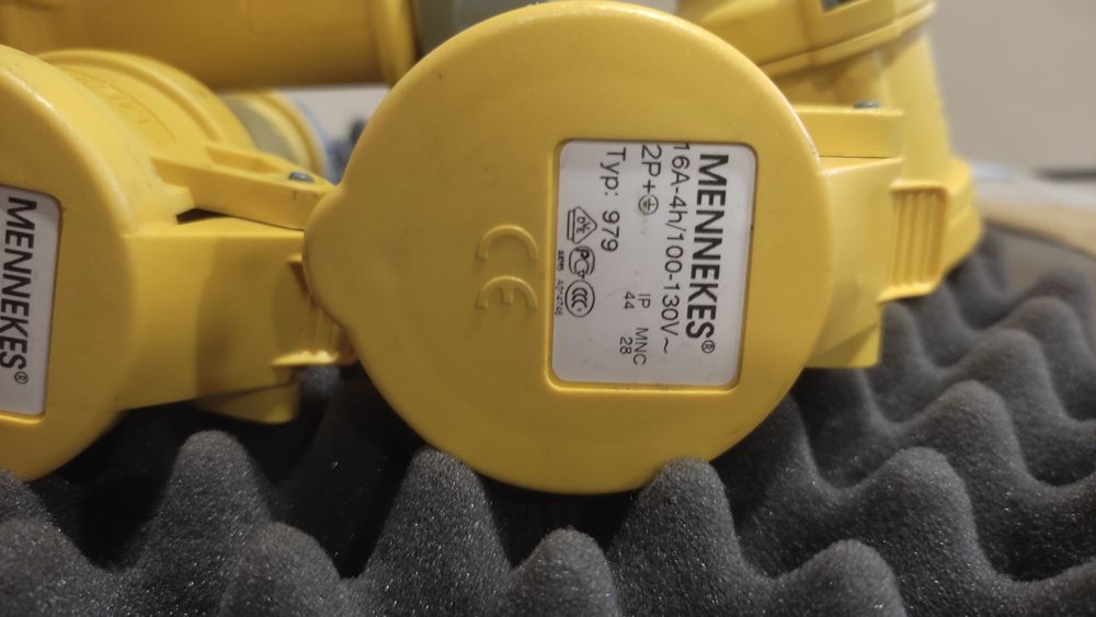 Fichas/Tomadas Elétricas CEs 110v Para Varas de ACLs