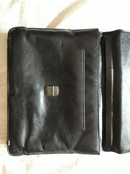 Pasta de executivo em pele preta