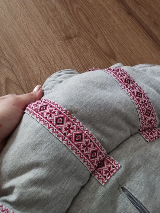 Лежанка для собак і котів