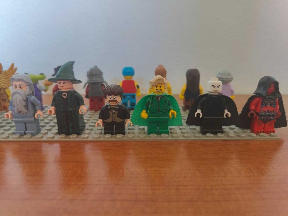 Lot of LEGO Minifigures from Various Themes, €5 Each64564119125635121