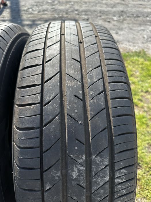 Літні шини 215/65 R17 Kumho Ecsta HS52 Комплект літніх шин 215/65 р17