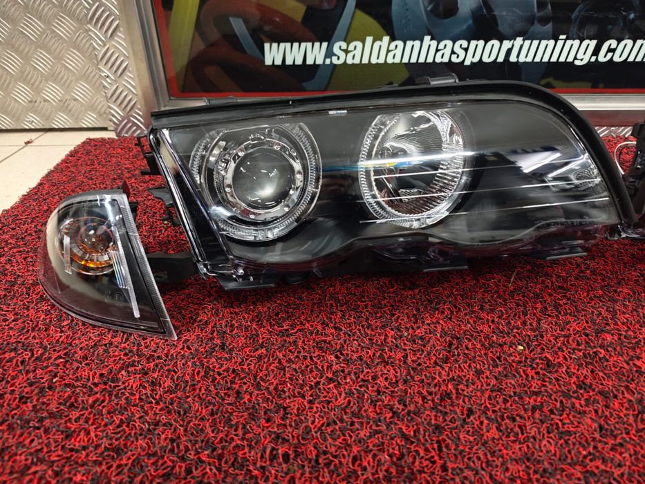 Faróis Angel Eyes LED BMW E46 | Look M3 | Pretos | Prontos a Montar