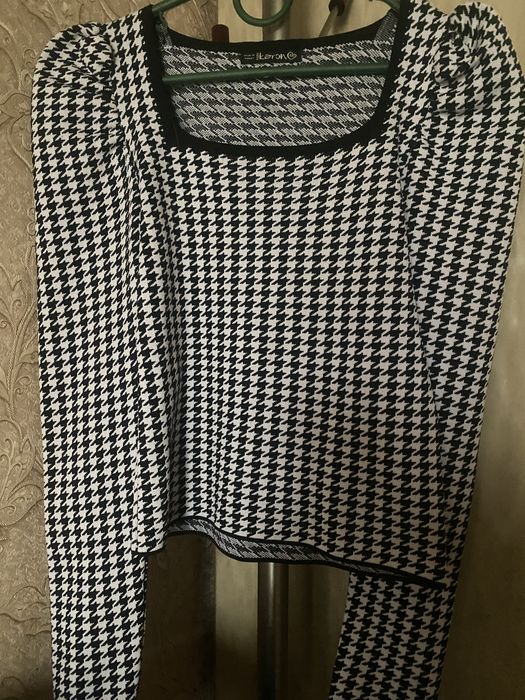 Кофтинка в гусячу лапку