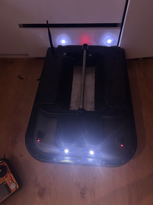 Okazja! Łódka zanętowa GPS + autopilot